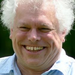 Dr. Richard  Saunders